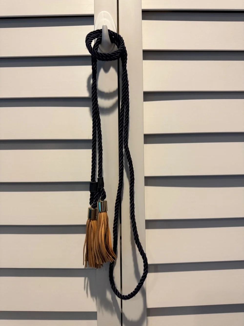 Ann Taylor NWOT Rope Tassel Belt in Navy/ Tan. Many ways to wear it.